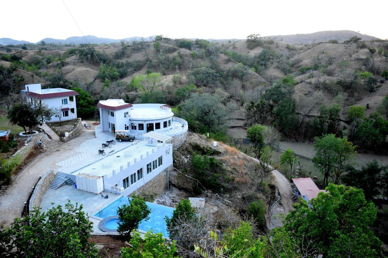 The Sky Imperial Pavoreal Jungle Resort Kumbhalgarh Exterior photo