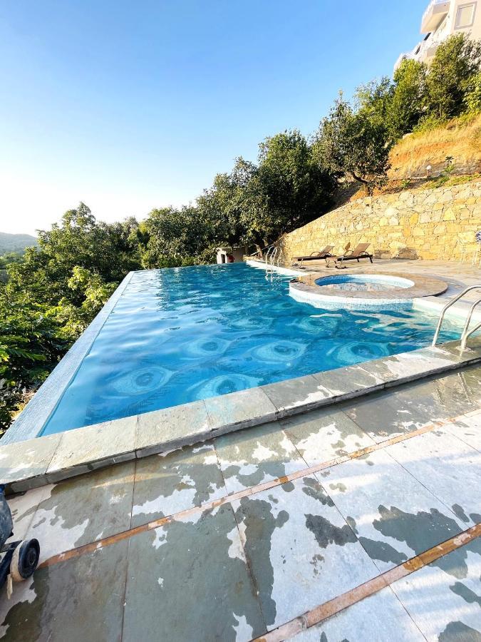 The Sky Imperial Pavoreal Jungle Resort Kumbhalgarh Exterior photo