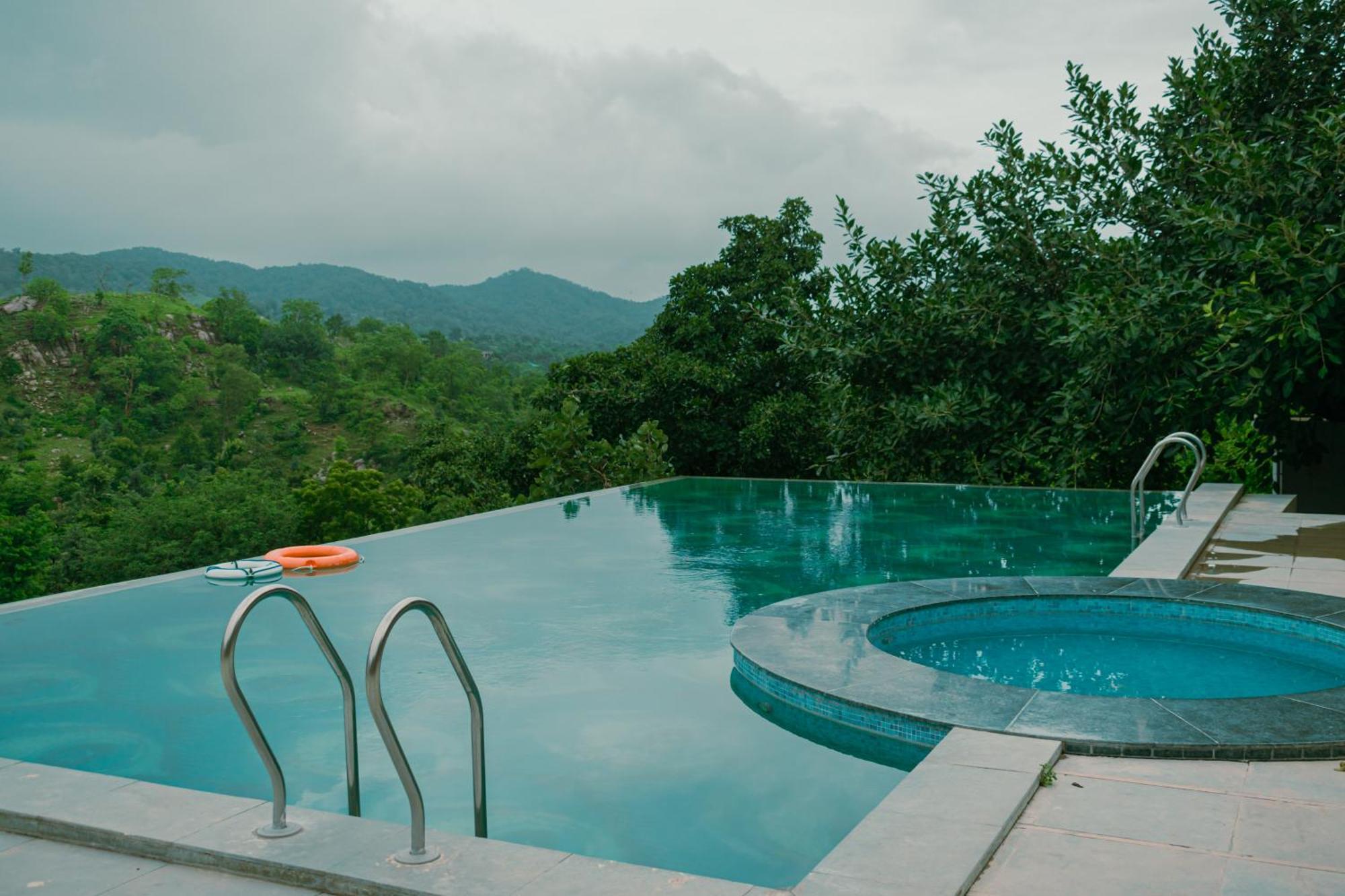 The Sky Imperial Pavoreal Jungle Resort Kumbhalgarh Exterior photo