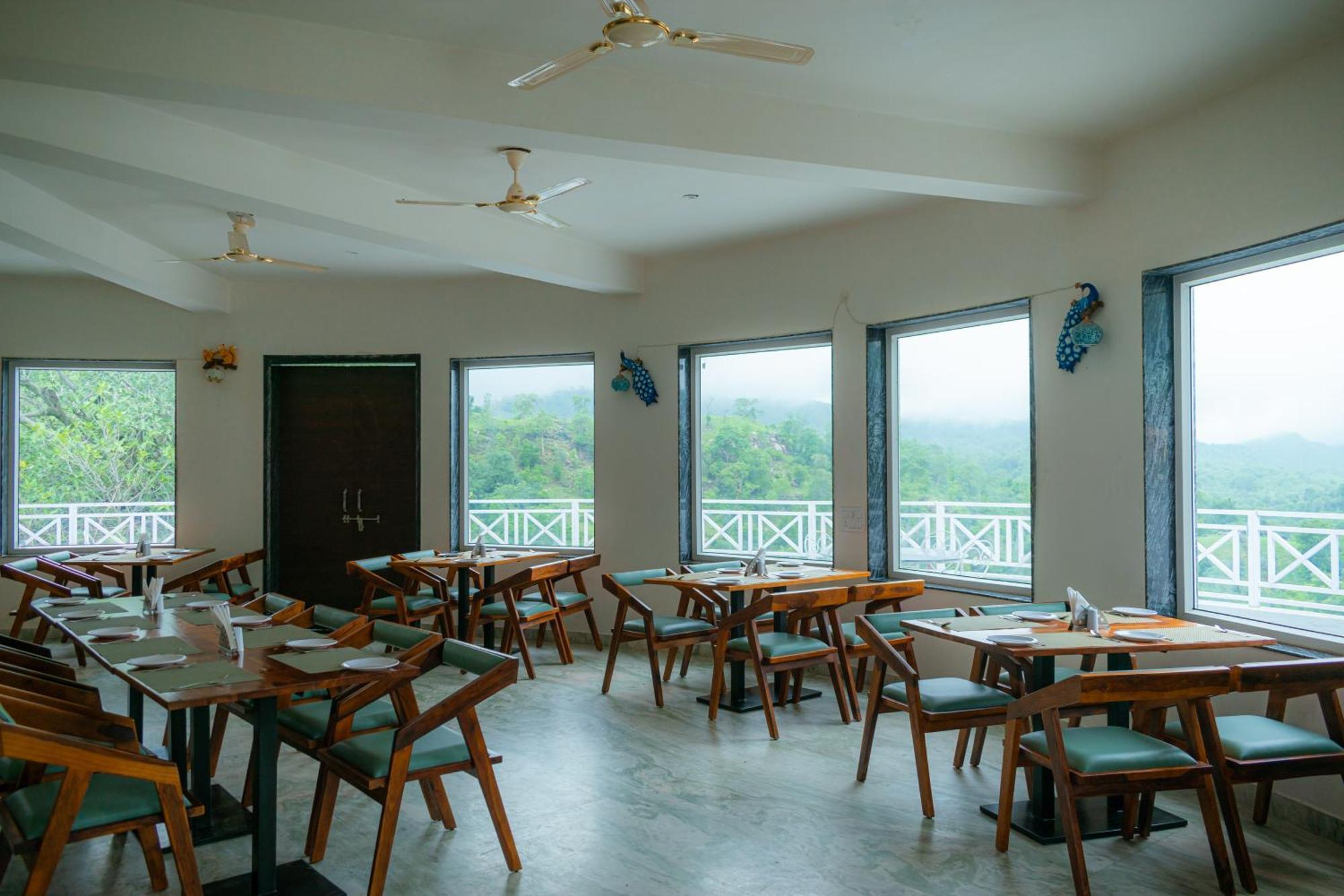 The Sky Imperial Pavoreal Jungle Resort Kumbhalgarh Exterior photo