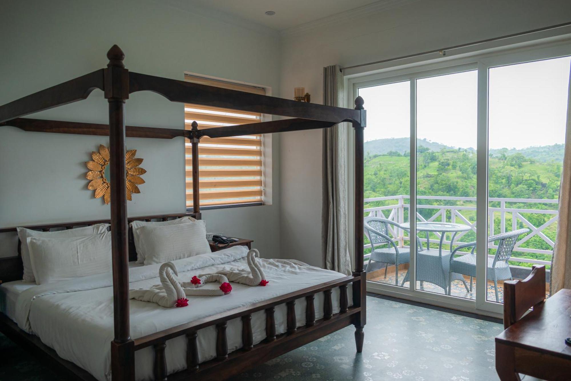 The Sky Imperial Pavoreal Jungle Resort Kumbhalgarh Exterior photo