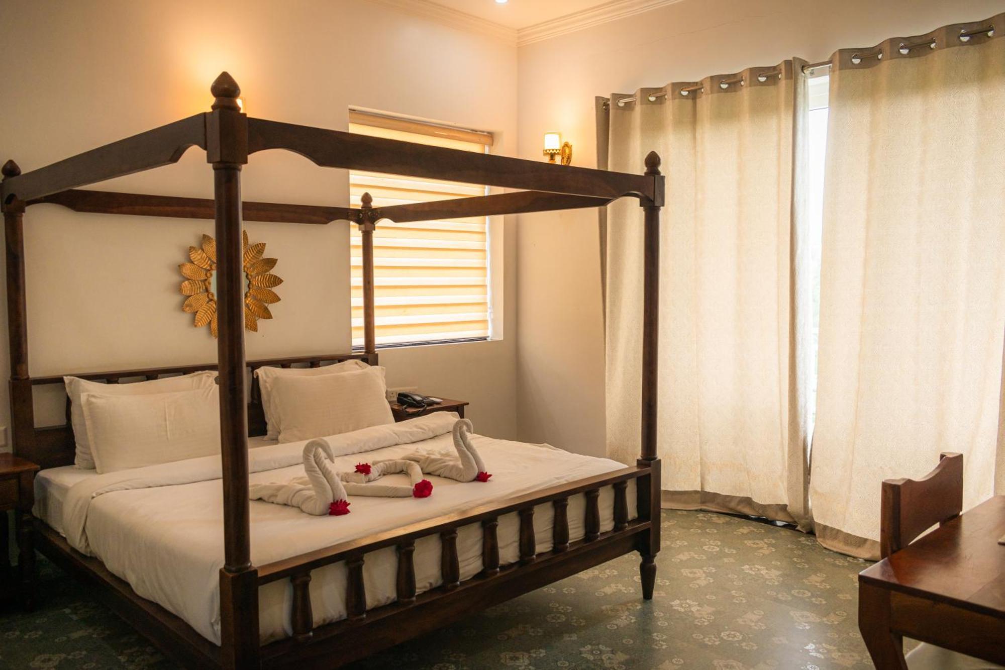 The Sky Imperial Pavoreal Jungle Resort Kumbhalgarh Exterior photo
